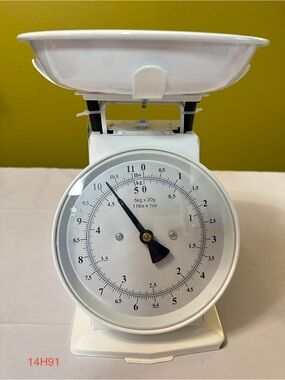 Ashland White Analog Kitchen Scale with Removable Tray